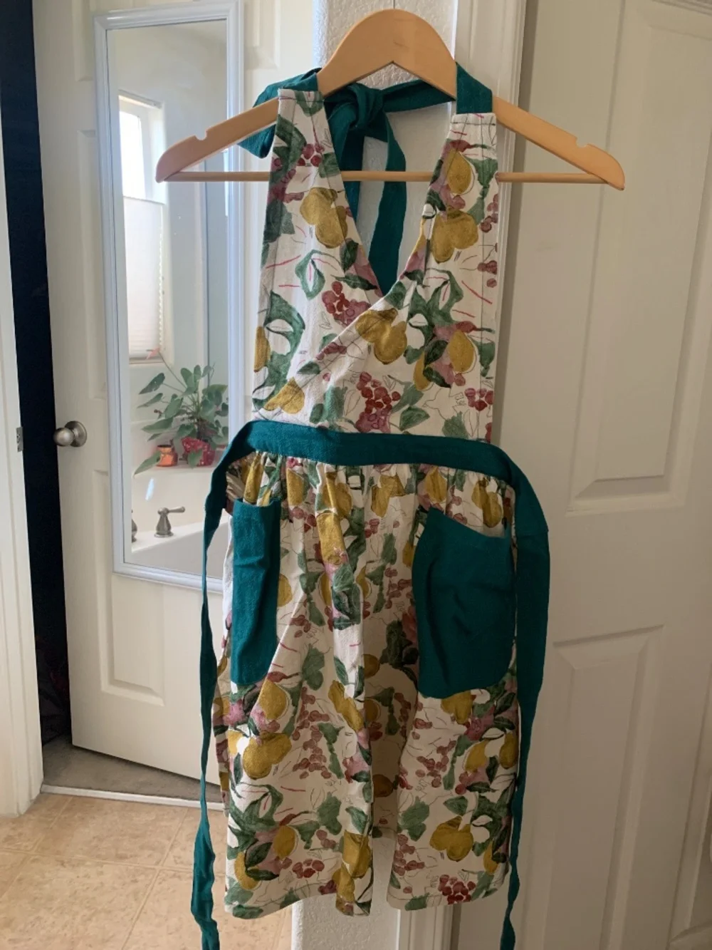 Anthropologie Pear Apron and Spatula Set NWT